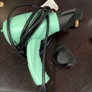 Harry Josh Blowdryer